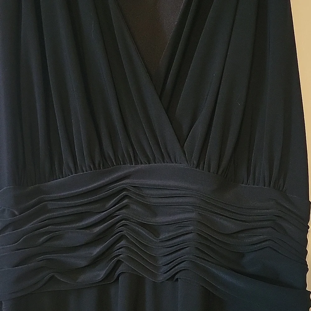 Jones New York Black Maxi Dress Size 12 Sleeveless Ruched Stretch Evening Work - Picture 3 of 4